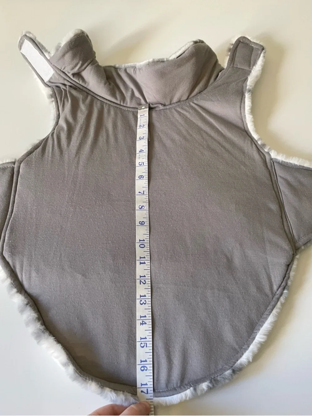 Koolaburra UGG Medium Danny Faux Fur Reversible Pet Vest Cozy White Gray Plaid